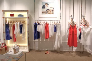 Visual Merchandising Example: a dresses collection in store - Visual Merchandising Course by Monica Minervini